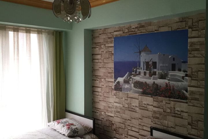 Room 5 of 11