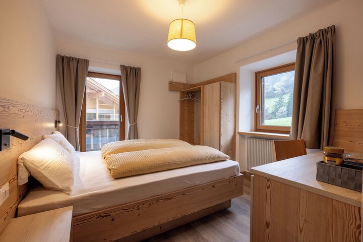 Room 4 of 38