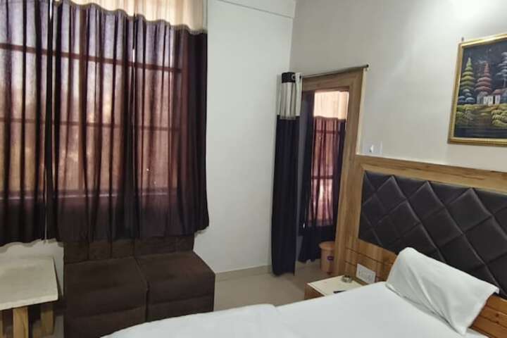 Room 6 of 7