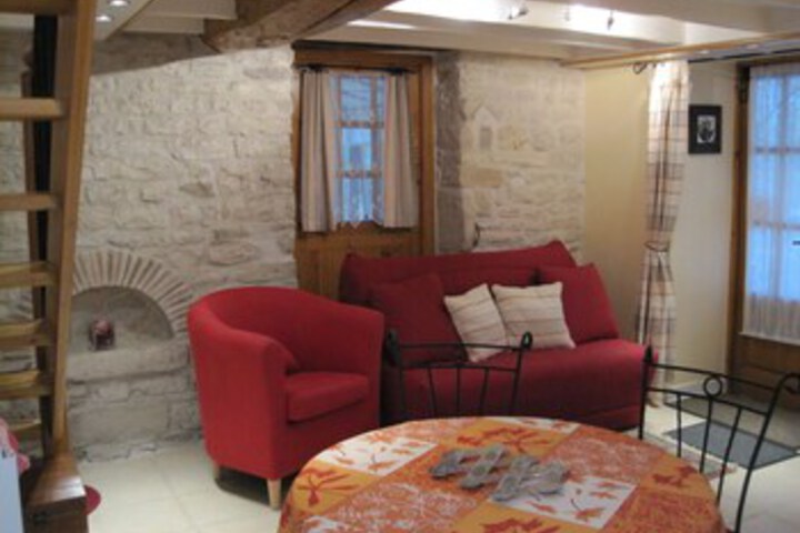 Room 6 of 10