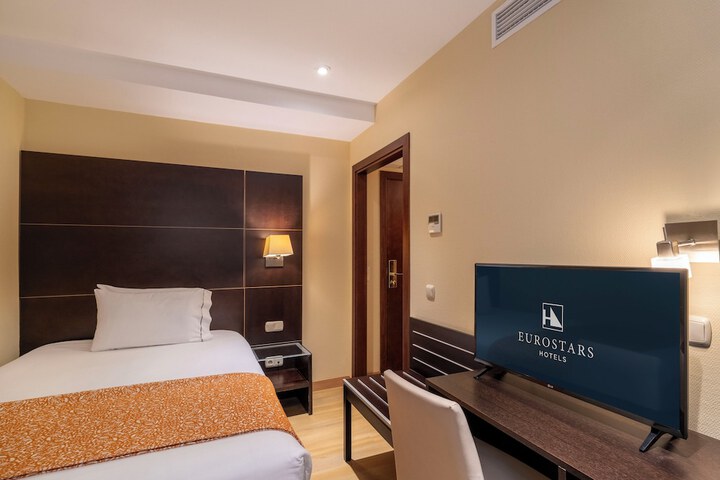 Room 21 of 63