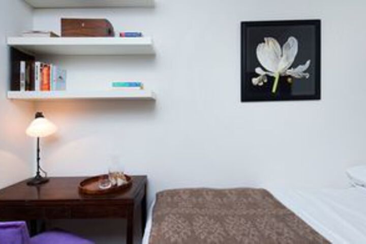 Room 13 of 27