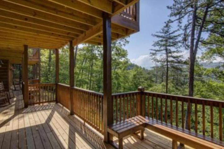 Mountain View Lodge Home in Pigeon Forge, TN