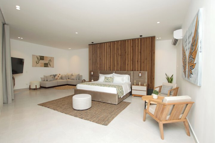 Room 10 of 74