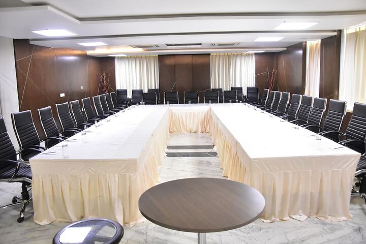 Business Center 18 of 23
