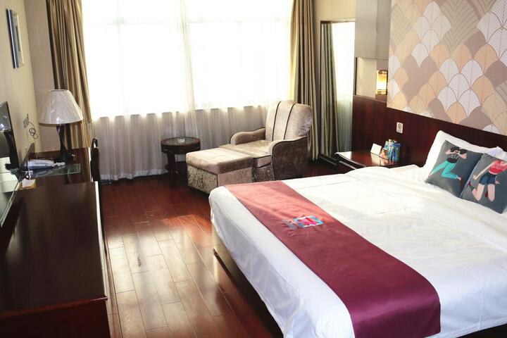 Room 4 of 4
