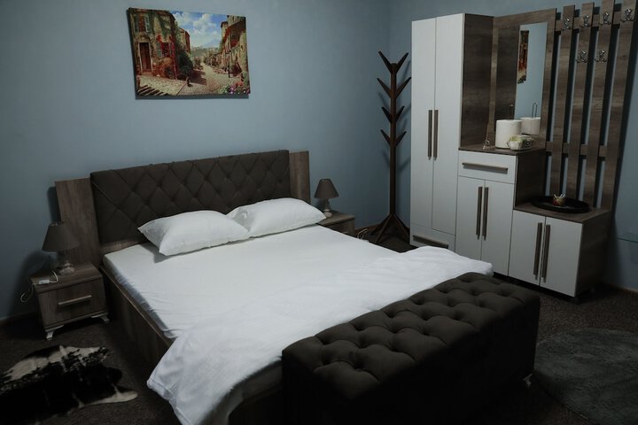 Room 15 of 34