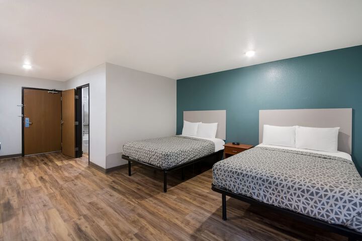 2 Double Beds (14 of 14)