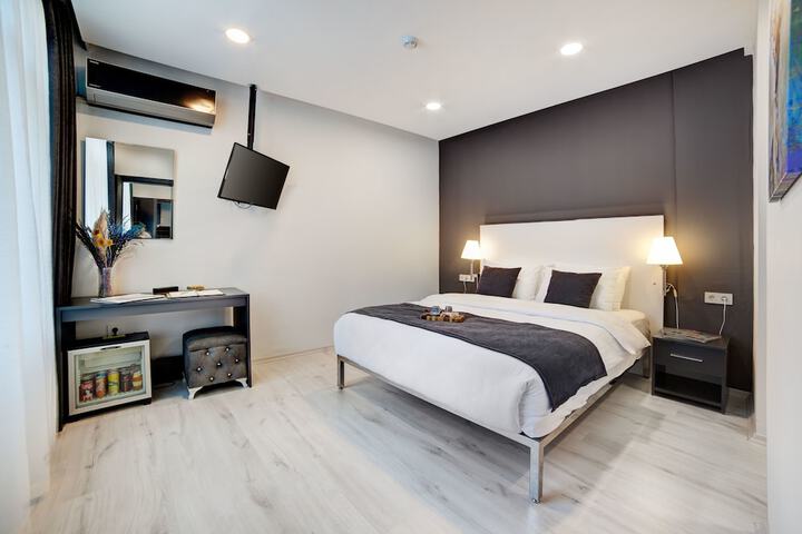 Room 7 of 53
