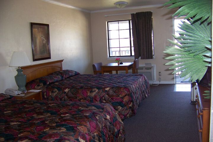 Room 7 of 16