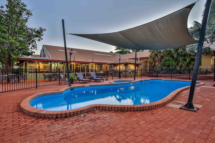 Pool 42 of 58