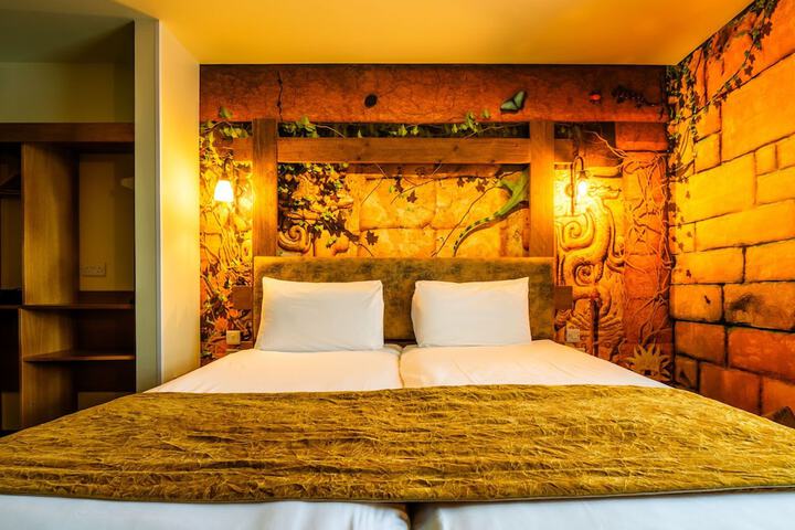 Room 37 of 78