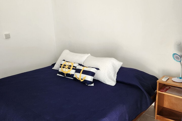 Room 32 of 98
