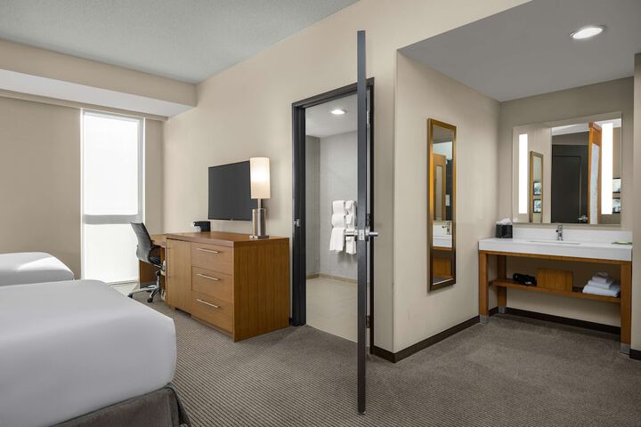 2 Queen Beds High Floor (14 of 15)