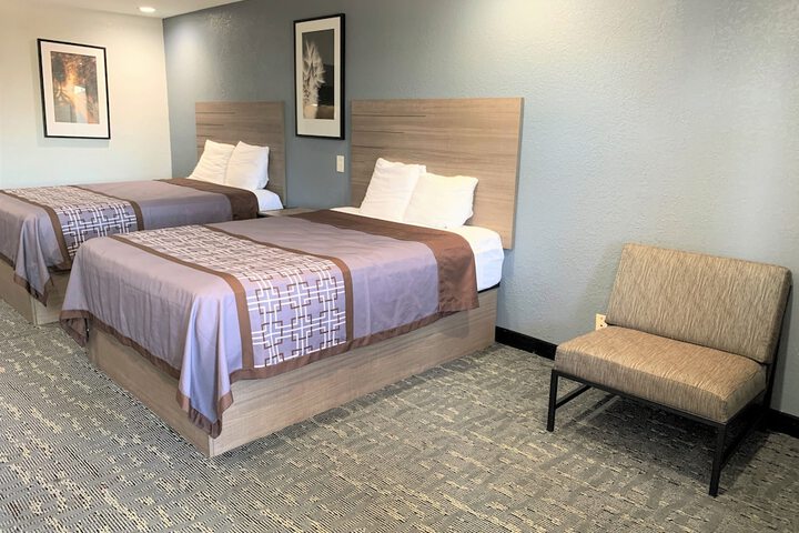 Room 10 of 37