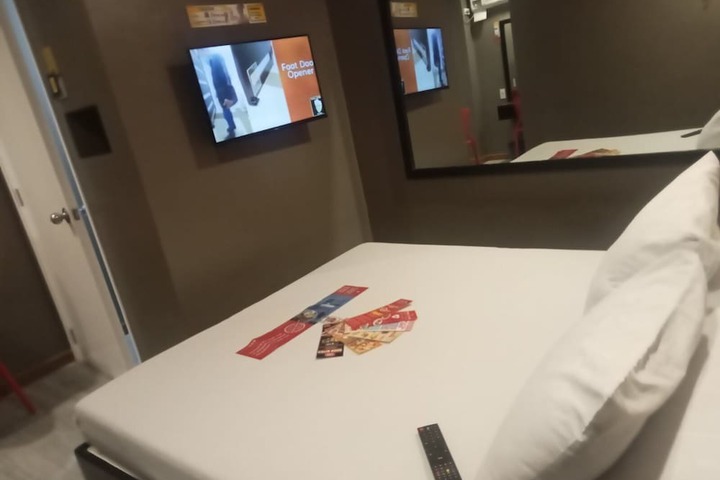 Room 13 of 43