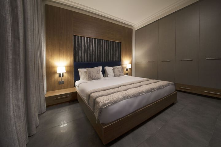 Room 25 of 76