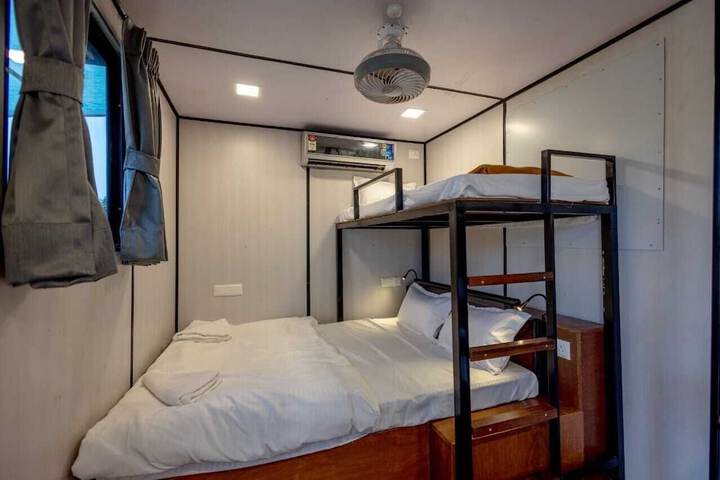 Room 16 of 61