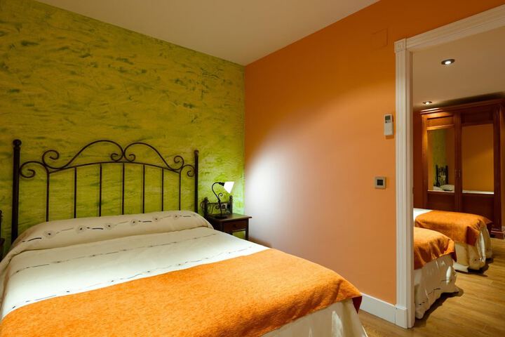 Room 6 of 35