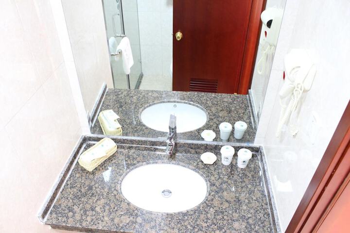 Room 21 of 29