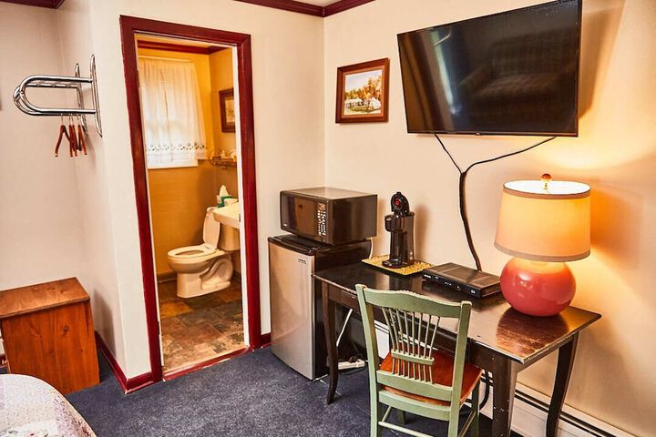 Room 41 of 85