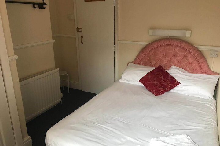Room 14 of 22