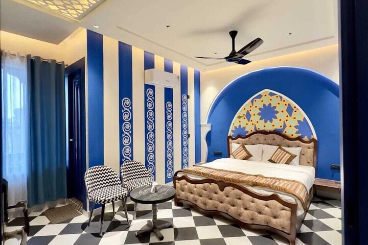 Room 34 of 66
