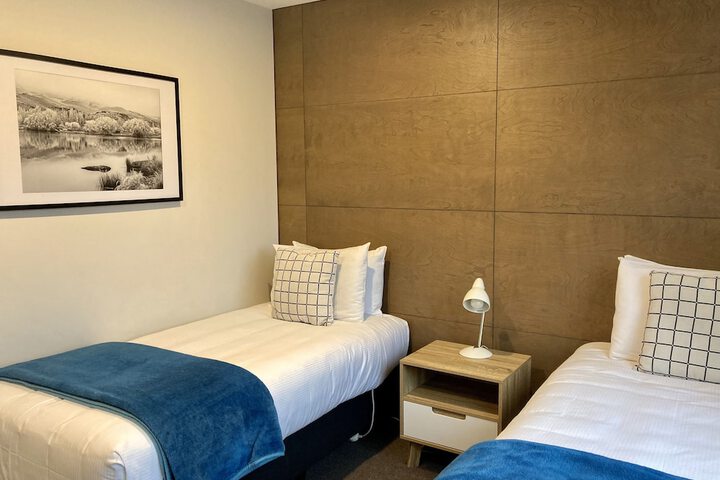 Room 9 of 128