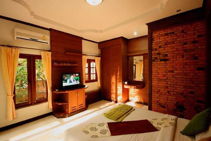 Room 3 of 48