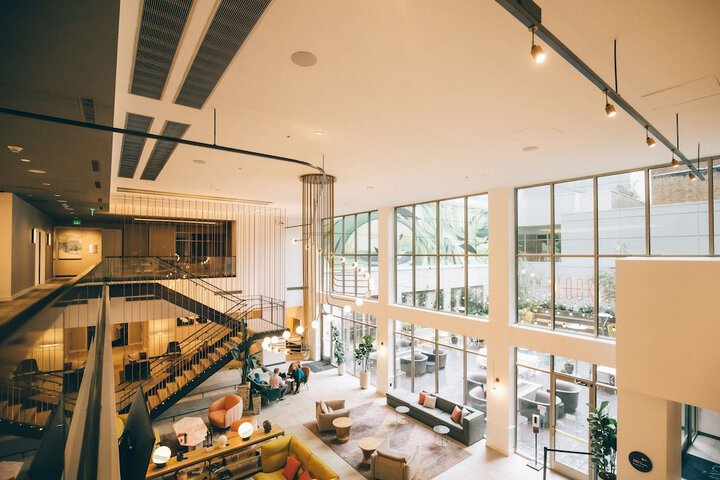 Lobby lounge