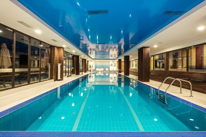 Hotel Pool