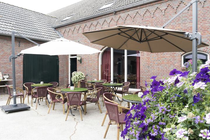Terrace/Patio 9 of 41