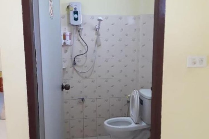 Room 10 of 13