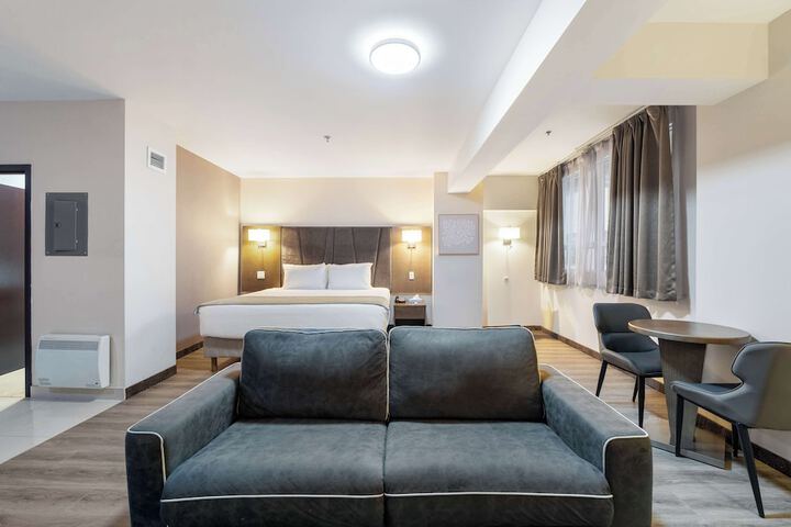 Suite Capacity 2 (5 of 12)