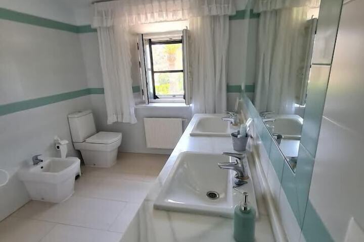 Room 45 of 123