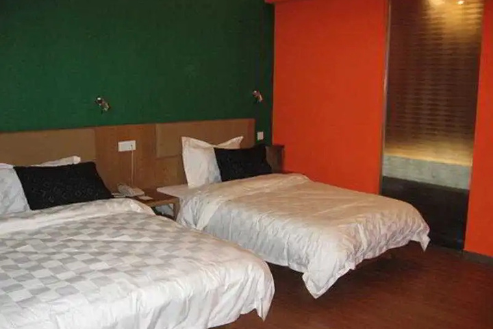 Room 7 of 17