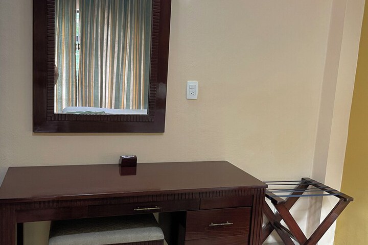 Room 7 of 14