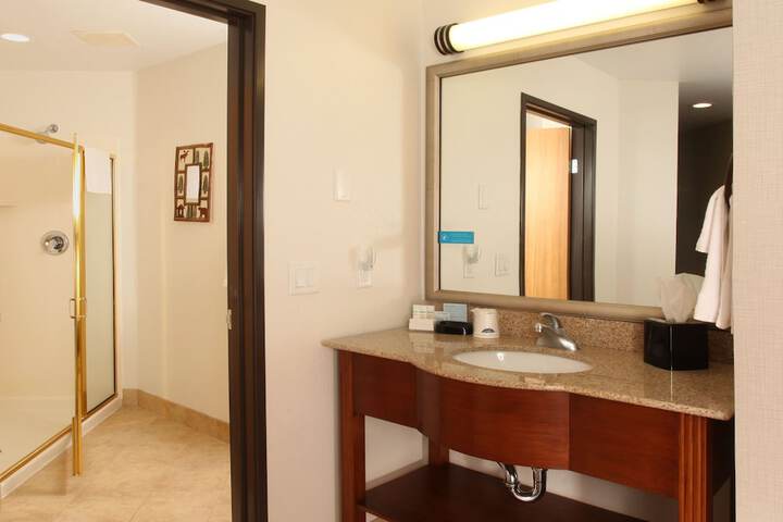 Room 156 of 261