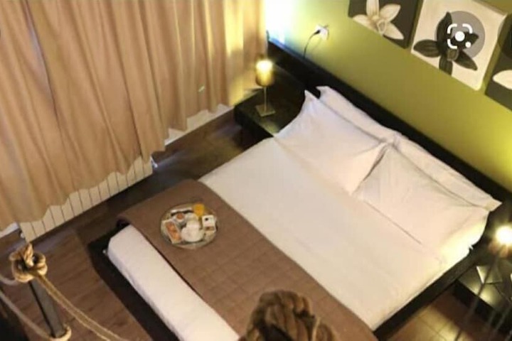 Room 3 of 5