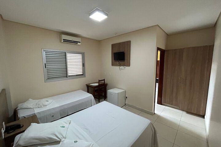 Room 3 of 6
