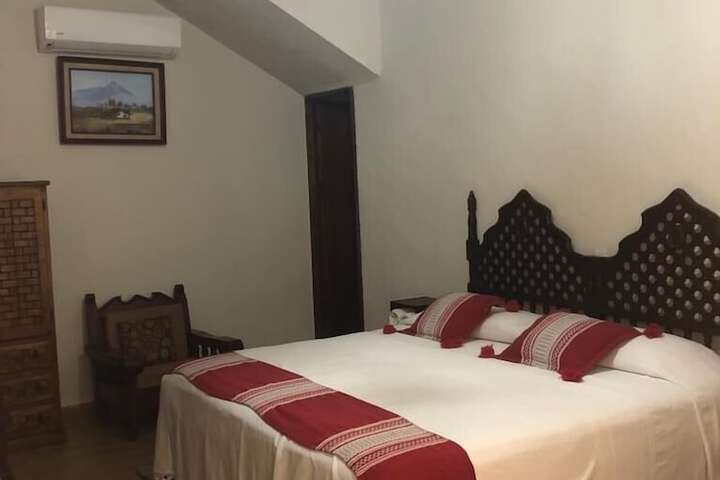 Room 3 of 20