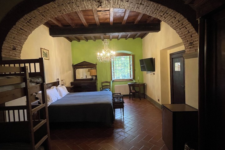 Room 48 of 147