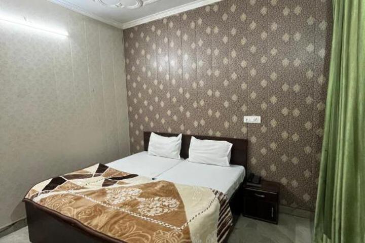 HOTEL SAGAR PALACE