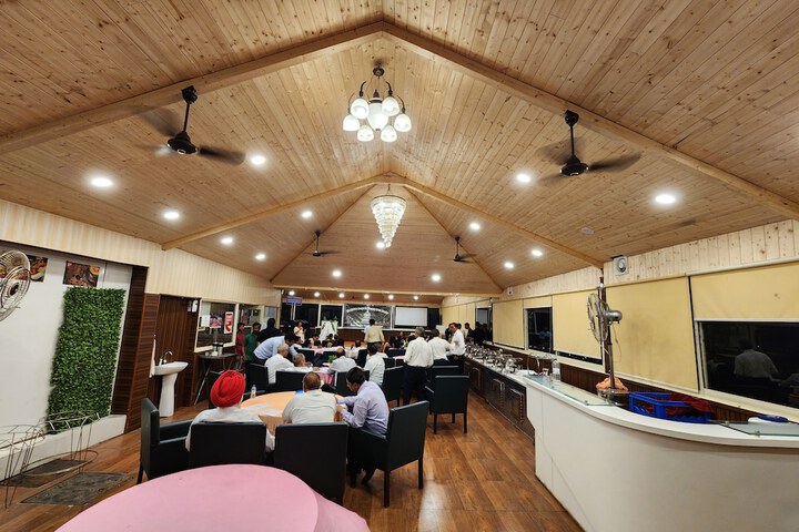 Dining 65 of 122