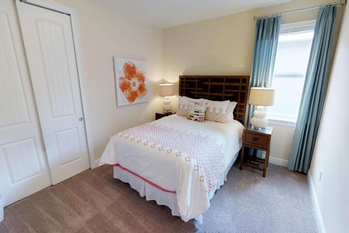 Room 9 of 47