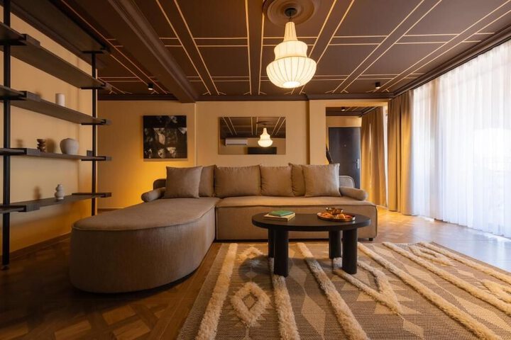 Room 52 of 79