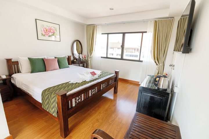 Room 35 of 68