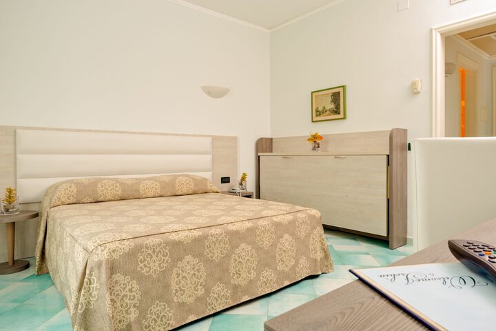 Room 7 of 81