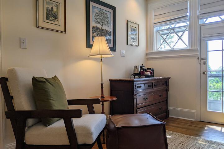 Room 143 of 258