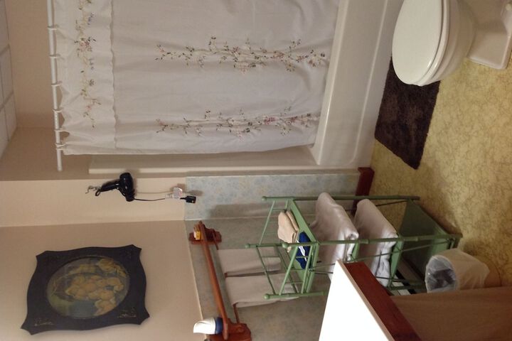 Room 16 of 27